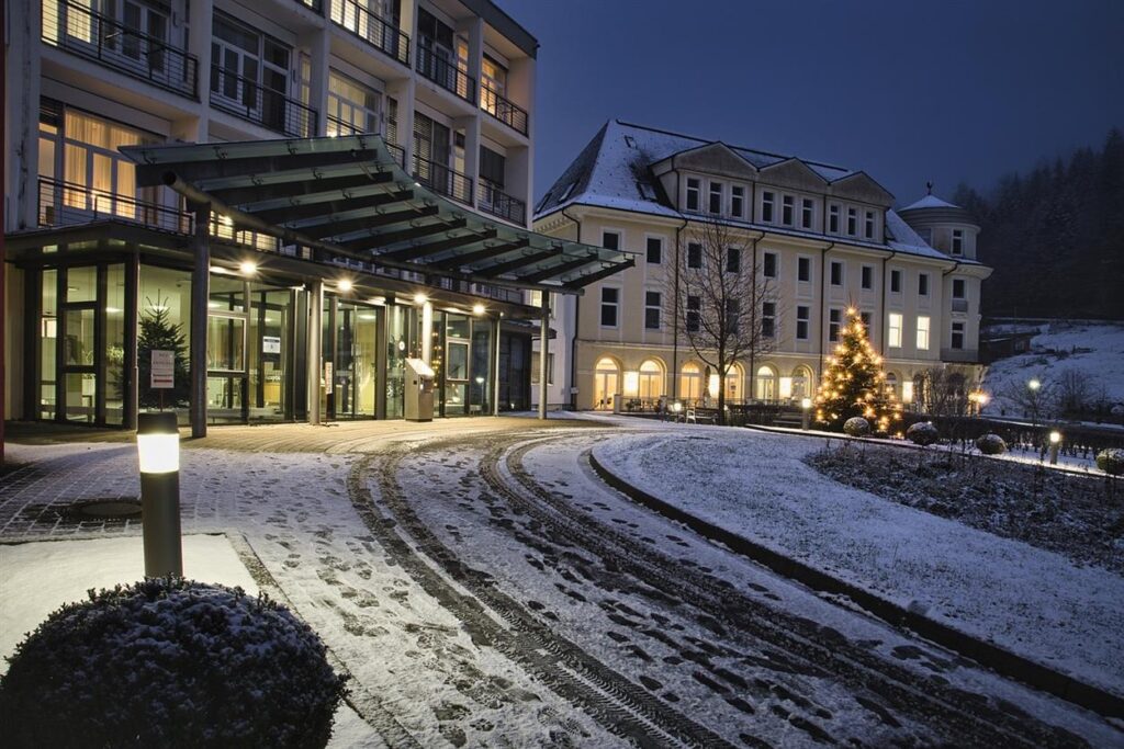 We are proud to announce that Best Western has been recognized as the most desirable employer in the hotel industry by the prestigious FAZ Institute. This accolade is a testament to our unwavering commitment to providing an exceptional work environment, fostering professional growth, and prioritizing employee satisfaction.