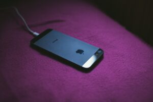 In the fast-paced world of technology, where staying connected is vital, Anker has emerged as a global powerhouse in mobile charging solutions. For four consecutive years—2020, 2021, 2022, and 2023—Anker has claimed the title of the world’s No. 1 mobile charging brand. Backed by retail sales data from Euromonitor International, this achievement underscores Anker’s commitment to innovation, quality, and customer satisfaction.